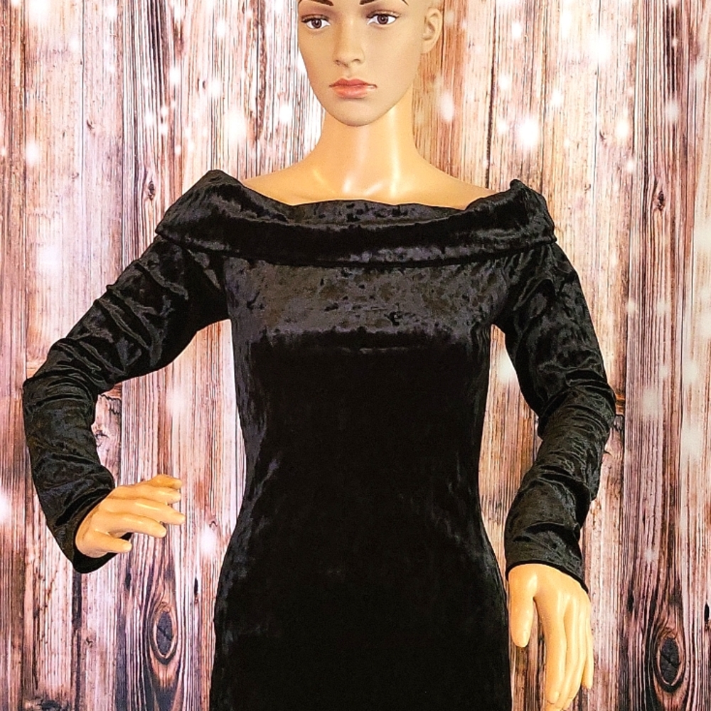 BCBGENERATION  Women's Velvet Of The Shoulder Long Sleeve Midi Dress Size S - Picture 3 of 11